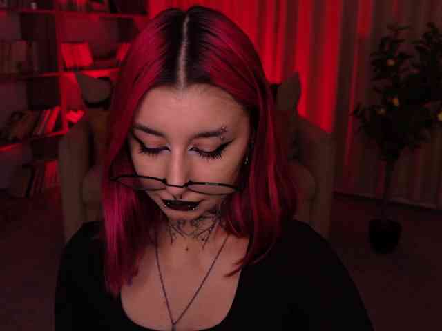MistressMarcelline webcam