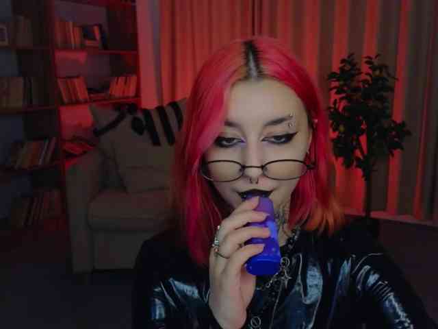 MistressMarcelline webcam
