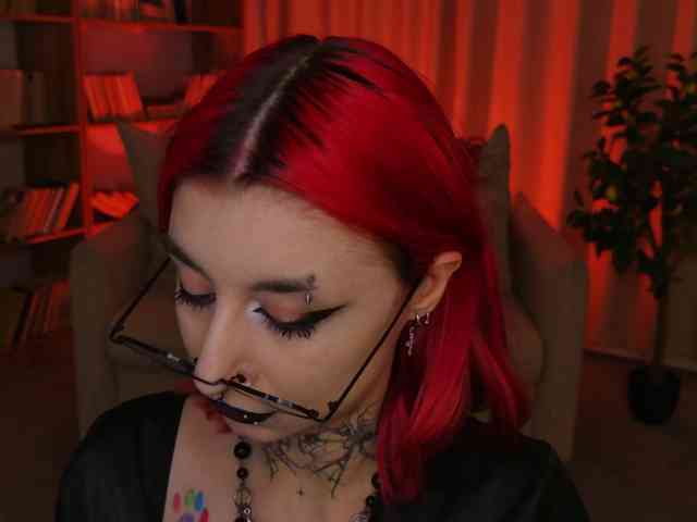 MistressMarcelline webcam