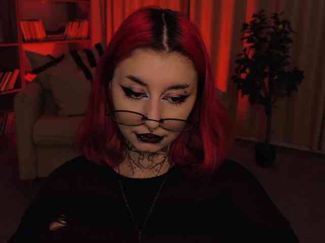 MistressMarcelline webcam