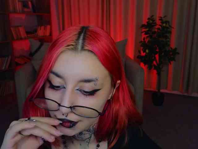 MistressMarcelline webcam