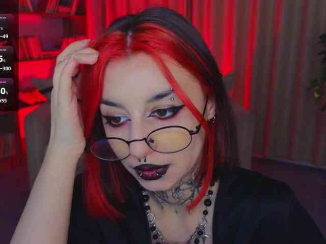 MistressMarcelline webcam