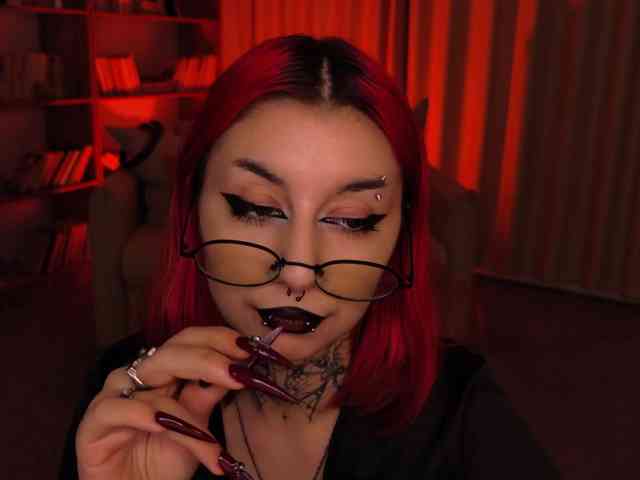 MistressMarcelline webcam