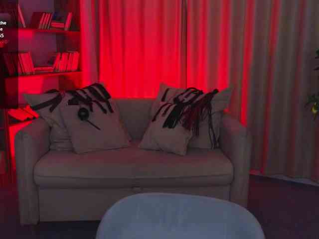 MistressMarcelline webcam