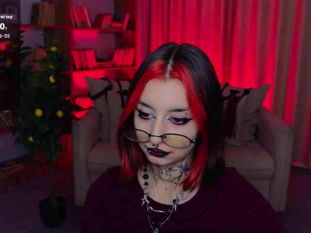 MistressMarcelline webcam