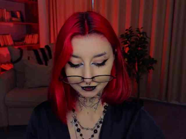 MistressMarcelline webcam