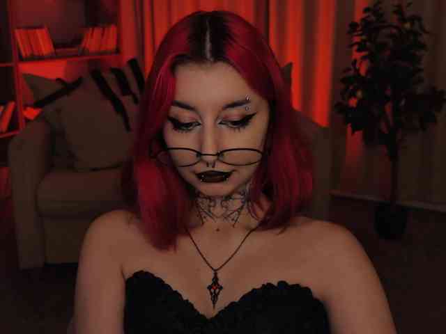 MistressMarcelline webcam
