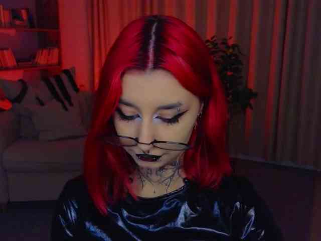 MistressMarcelline webcam