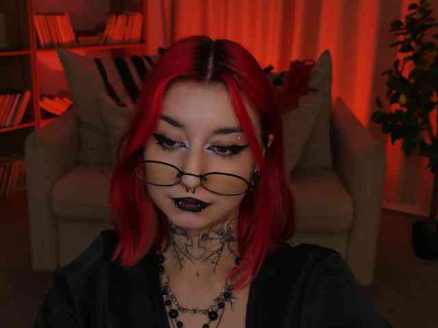 MistressMarcelline webcam