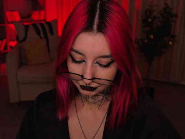 MistressMarcelline webcam