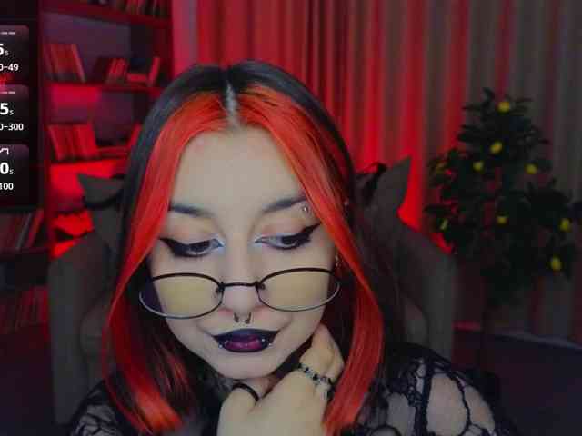 MistressMarcelline webcam