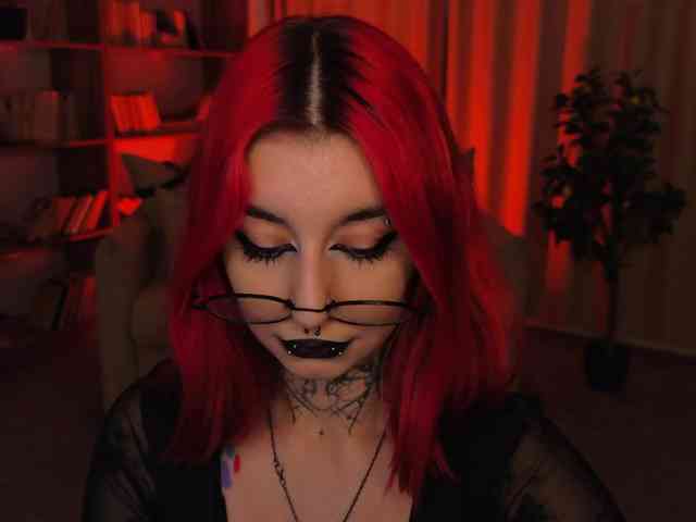 MistressMarcelline webcam