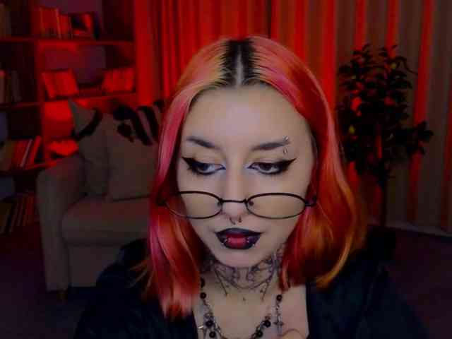 MistressMarcelline webcam