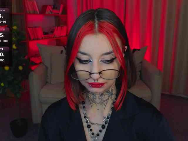 MistressMarcelline webcam