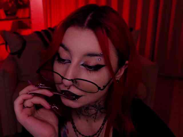 MistressMarcelline webcam