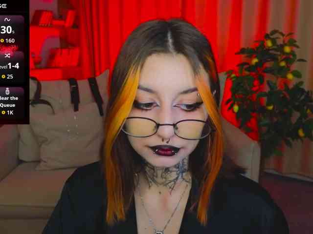 MistressMarcelline webcam