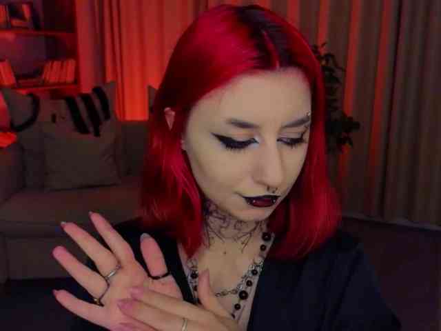MistressMarcelline webcam
