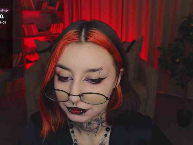 MistressMarcelline webcam