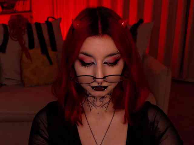 MistressMarcelline webcam