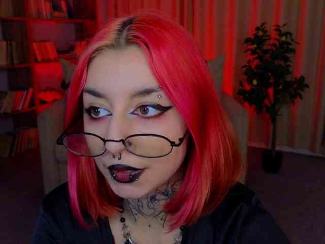MistressMarcelline webcam