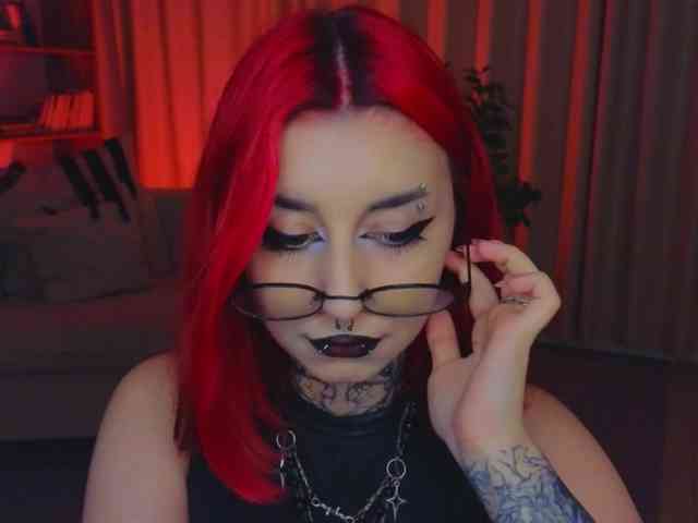 MistressMarcelline webcam