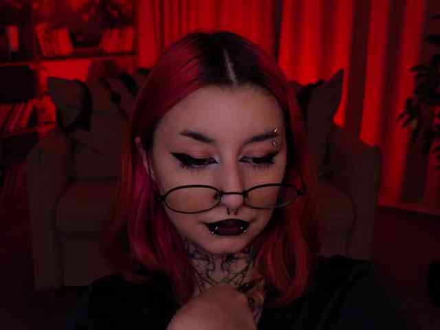 MistressMarcelline webcam