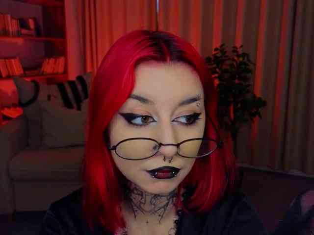 MistressMarcelline webcam