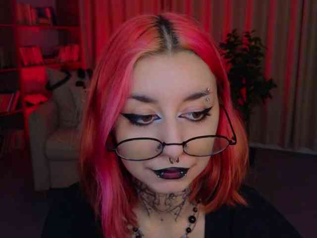 MistressMarcelline webcam