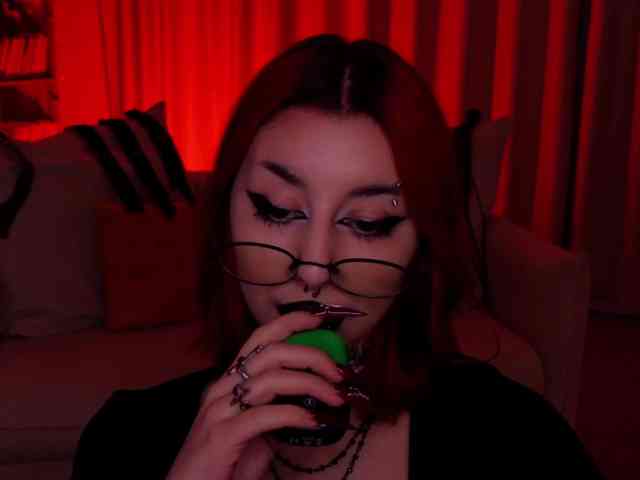 MistressMarcelline webcam