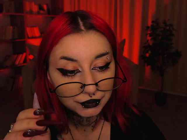 MistressMarcelline webcam