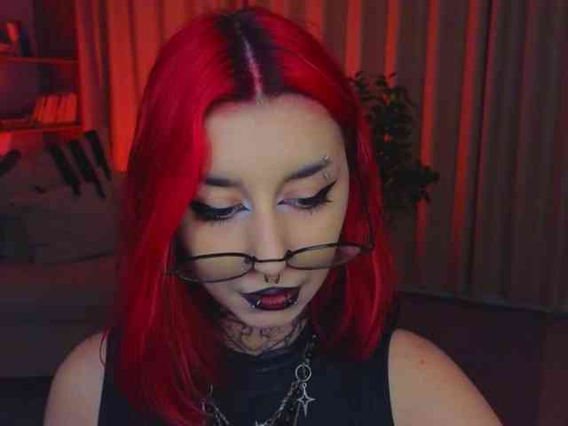 MistressMarcelline webcam