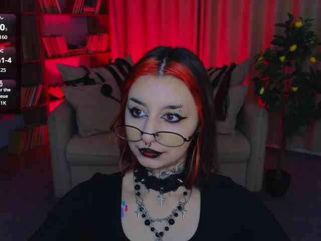 MistressMarcelline webcam