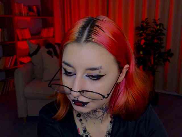 MistressMarcelline webcam