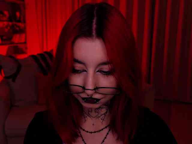 MistressMarcelline webcam