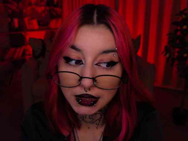 MistressMarcelline webcam