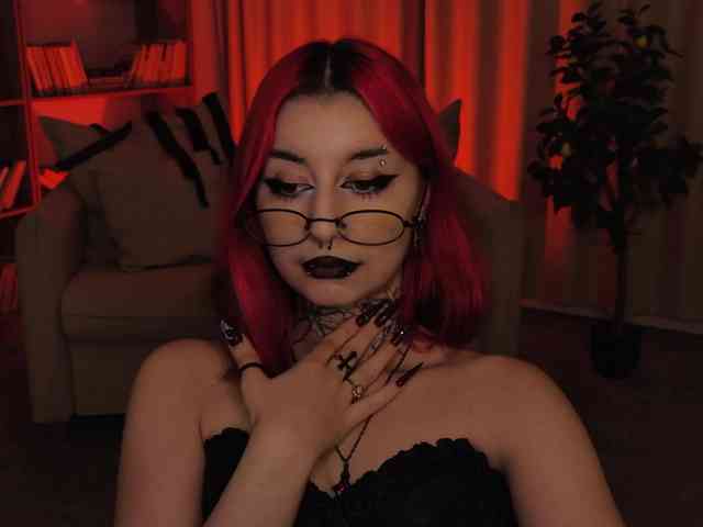 MistressMarcelline webcam