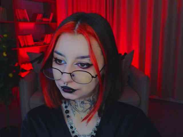MistressMarcelline webcam