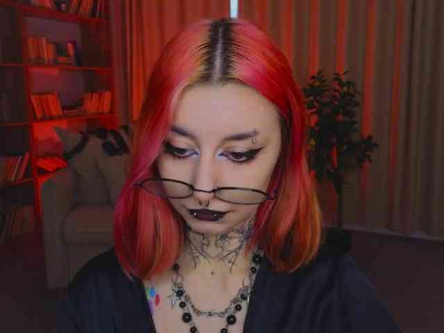 MistressMarcelline webcam