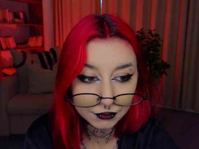 MistressMarcelline webcam