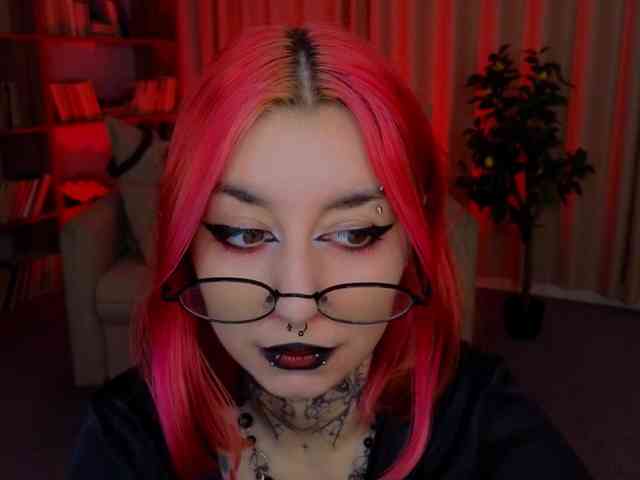 MistressMarcelline webcam