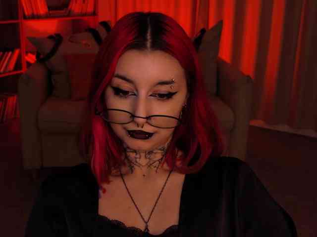 MistressMarcelline webcam