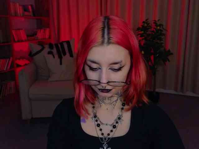 MistressMarcelline webcam