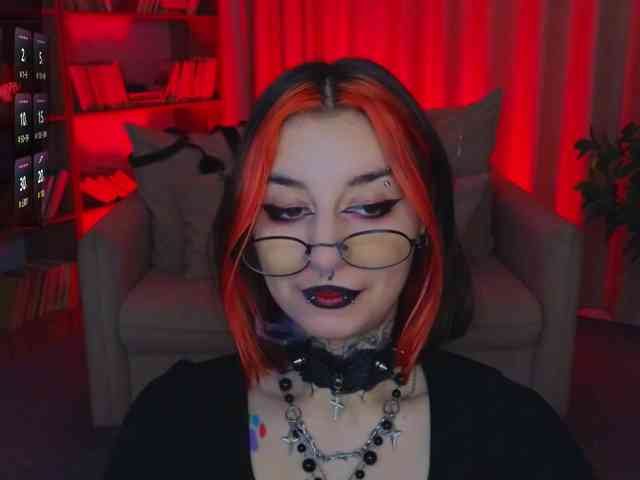 MistressMarcelline webcam