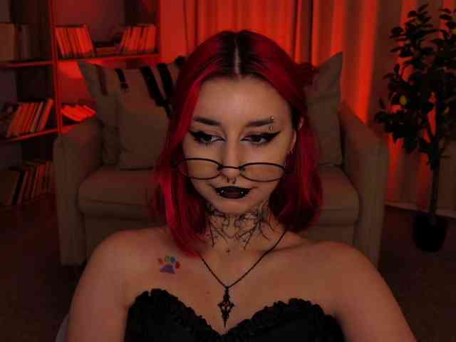 Modella: MistressMarcelline