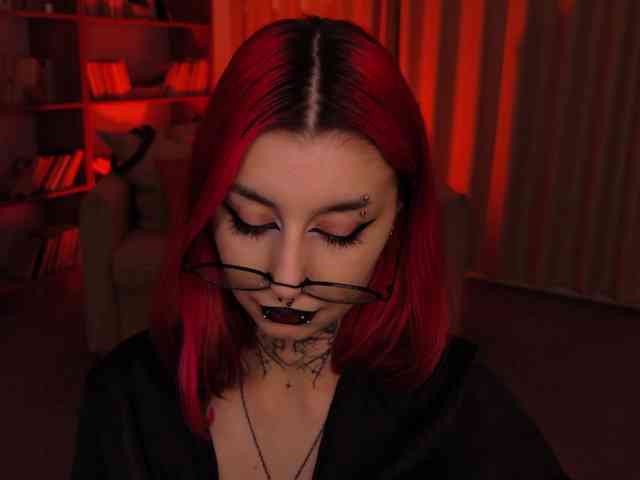 MistressMarcelline webcam