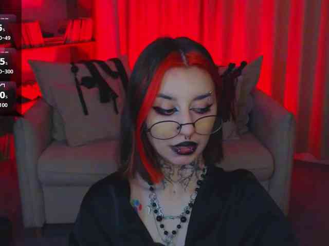 MistressMarcelline webcam