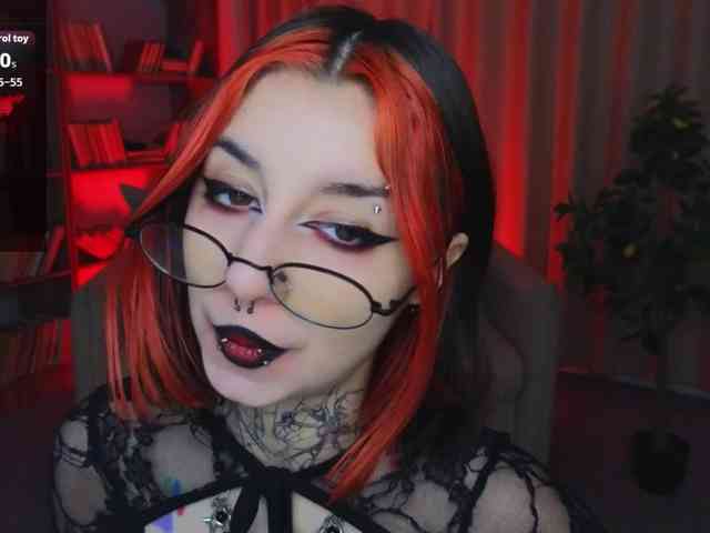MistressMarcelline webcam