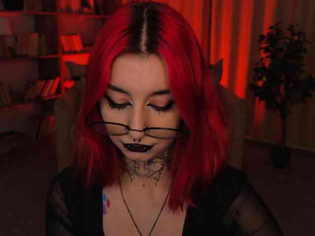 MistressMarcelline webcam
