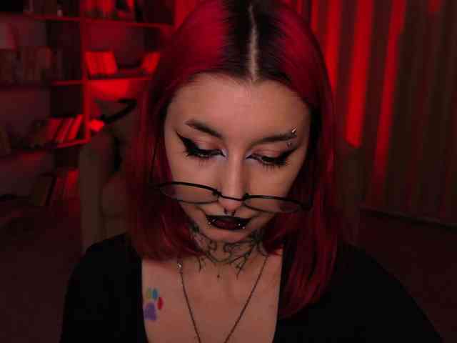 MistressMarcelline webcam