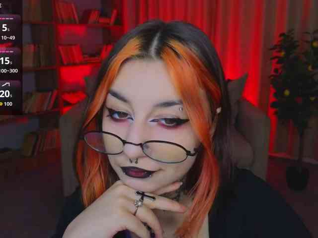 MistressMarcelline webcam